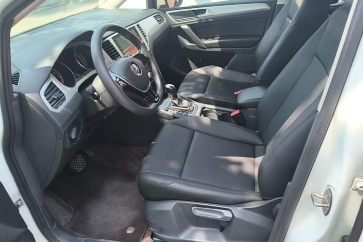 Used Volkswagen Golf Sportsvan 2019 1.6L Automatic Pure Model China V Standard Left Front Seat