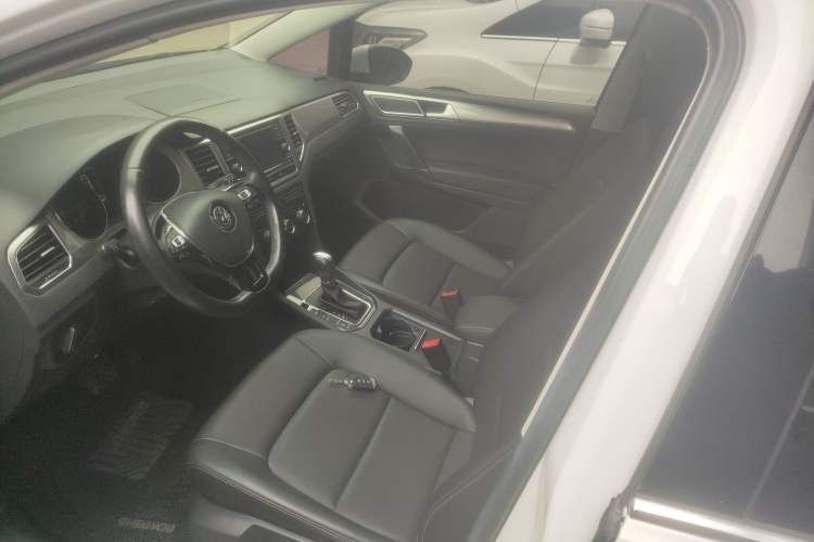 Used Volkswagen Golf Sportsvan 2019 280TSI Automatic Trendy Model China VI Standard Left Front Seat