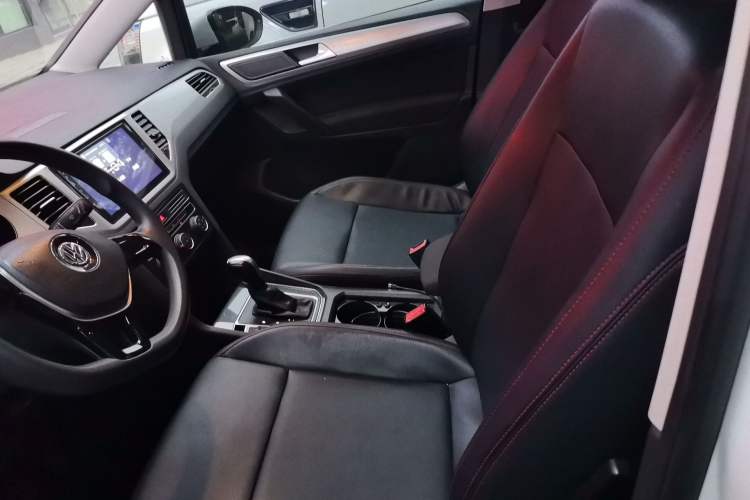 Used Volkswagen Golf Sportsvan 2019 1.6L Automatic Pure Model China V Standard Left Front Seat
