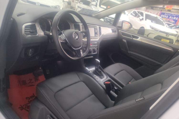 Used Volkswagen Golf Sportsvan 2019 280TSI Automatic Trendy Model China VI Standard Left Front Seat