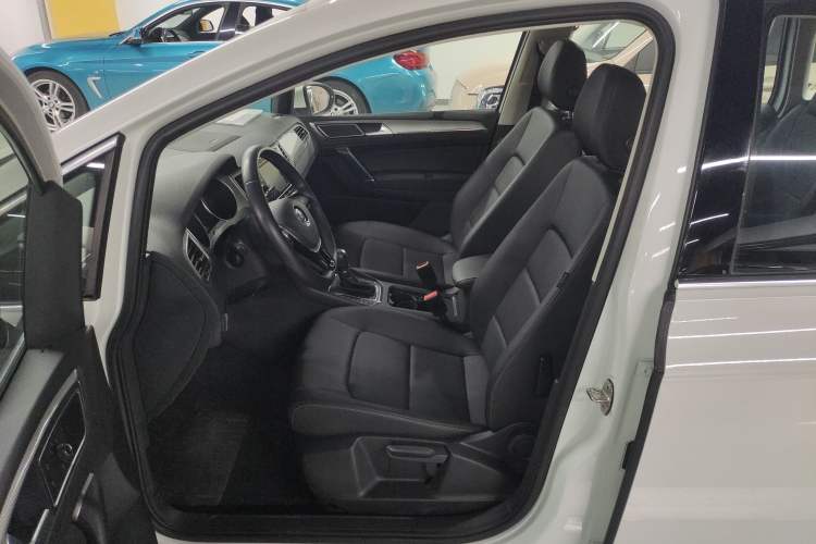 Used Volkswagen Golf Sportsvan 2019 280TSI Automatic Trendy Model China VI Standard Left Front Seat