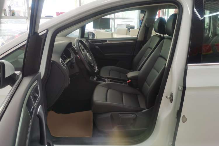 Used Volkswagen Golf Sportsvan 2019 280TSI Automatic Trendy Model China VI Standard Left Front Seat