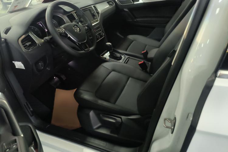 Used Volkswagen Golf Sportsvan 2019 280TSI Automatic Trendy Model China VI Standard Left Front Seat