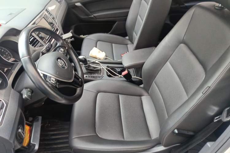 Used Volkswagen Golf Sportsvan 2019 280TSI Automatic Trendy Model China VI Standard Left Front Seat