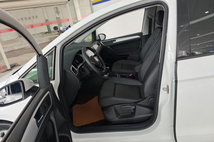 Used Volkswagen Golf Sportsvan 2019 200TSI Automatic C-HR Pure Version China VI Standard Left Front Seat