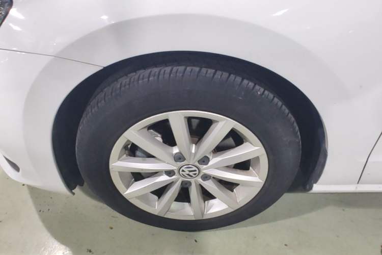 Used Volkswagen Golf Sportsvan 2019 280TSI Automatic Trendy Model China VI Standard Left Front Wheel Hub