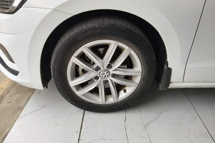 Used Volkswagen Golf Sportsvan 2019 200TSI Automatic C-HR Pure Version China VI Standard Left Front Wheel Hub