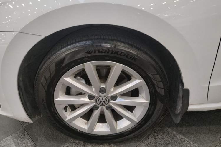 Used Volkswagen Golf Sportsvan 2019 280TSI Automatic Trendy Model China VI Standard Left Front Wheel Hub
