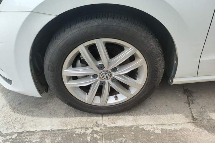 Used Volkswagen Golf Sportsvan 2019 1.6L Automatic Pure Model China V Standard Left Front Wheel Hub