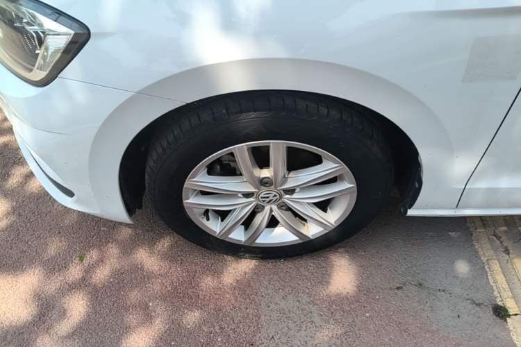 Used Volkswagen Golf Sportsvan 2019 1.6L Automatic Pure Model China V Standard Left Front Wheel Hub