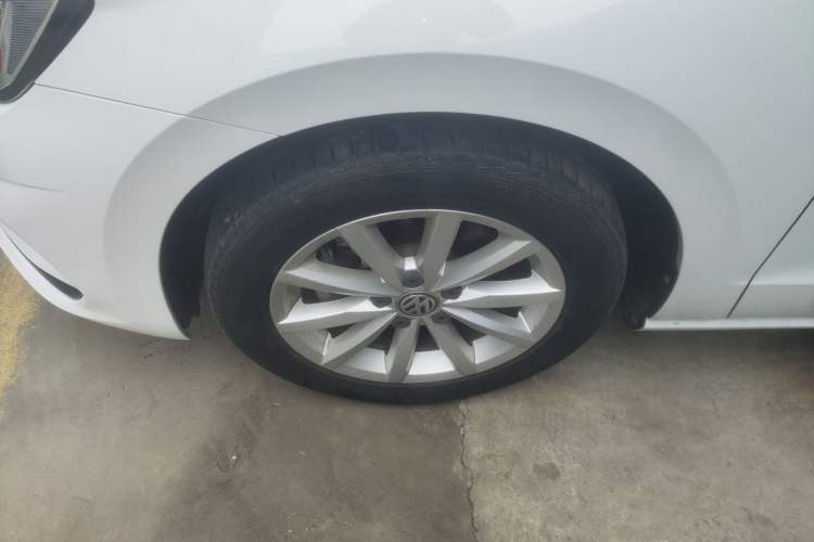 Used Volkswagen Golf Sportsvan 2019 280TSI Automatic Trendy Model China VI Standard Left Front Wheel Hub