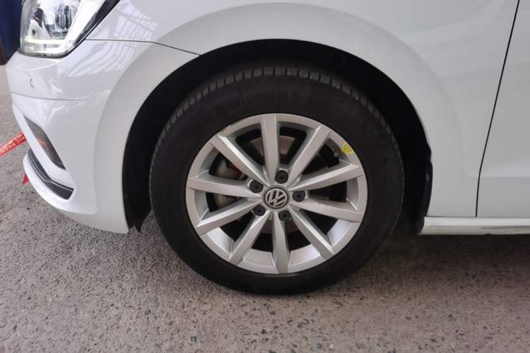 Used Volkswagen Golf Sportsvan 2019 280TSI Automatic Trendy Model China VI Standard Left Front Wheel Hub