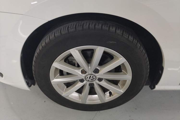 Used Volkswagen Golf Sportsvan 2019 280TSI Automatic Trendy Model China VI Standard Left Front Wheel Hub