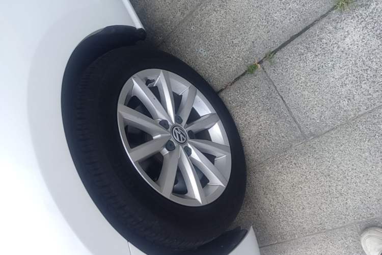 Used Volkswagen Golf Sportsvan 2019 280TSI Automatic Trendy Model China VI Standard Left Front Wheel Hub