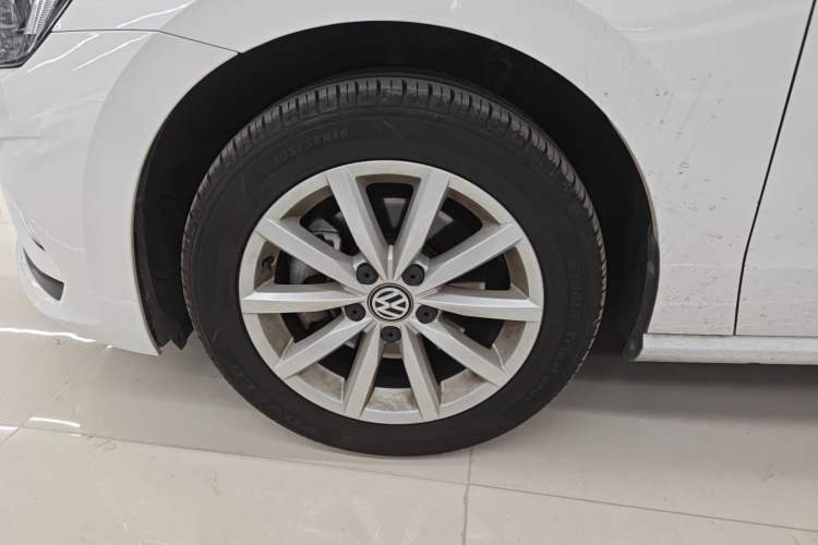 Used Volkswagen Golf Sportsvan 2019 280TSI Automatic Guardian Edition China V Standard Left Front Wheel Hub