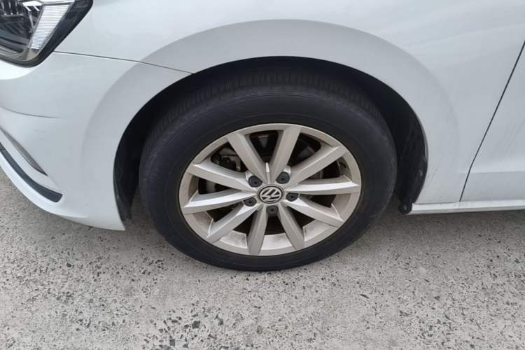 Used Volkswagen Golf Sportsvan 2019 280TSI Automatic Trendy Edition China V Standard Left Front Wheel Hub
