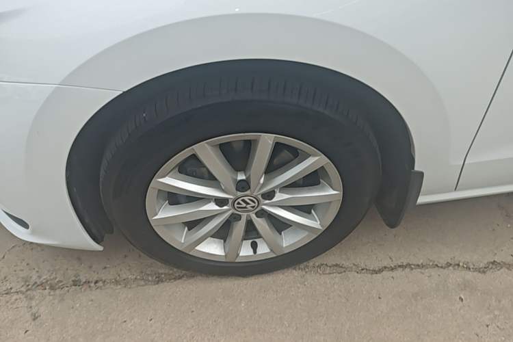 Used Volkswagen Golf Sportsvan 2019 280TSI Automatic Trendy Model China VI Standard Left Front Wheel Hub