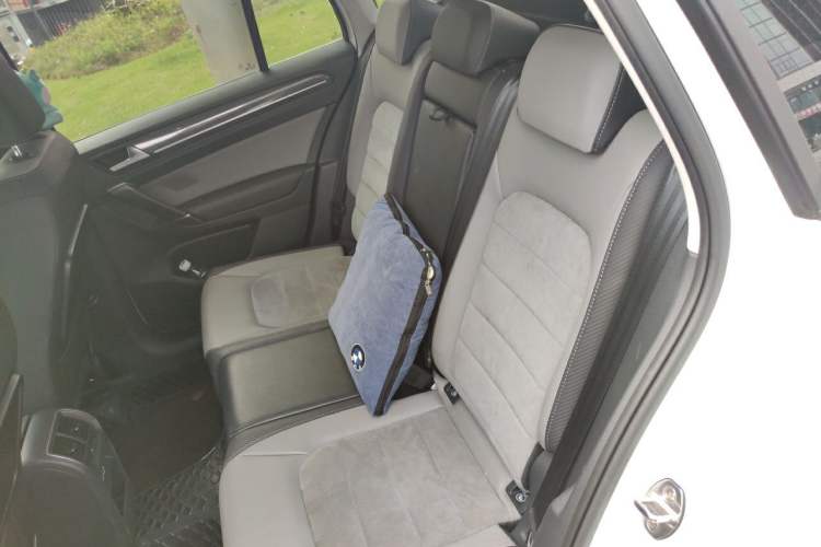 Used Volkswagen Golf Sportsvan 2019 280TSI Automatic Voyageur Model China VI Standard Left Rear Seat