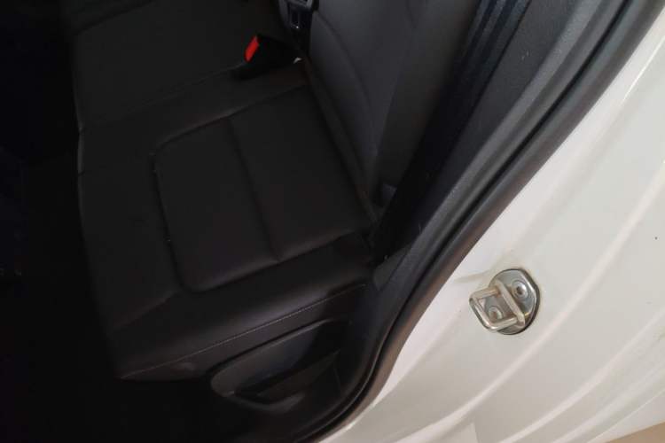 Used Volkswagen Golf Sportsvan 2019 280TSI Automatic Trendy Model China VI Standard Left Rear Seat