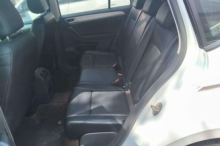 Used Volkswagen Golf Sportsvan 2019 1.6L Automatic Pure Model China V Standard Left Rear Seat