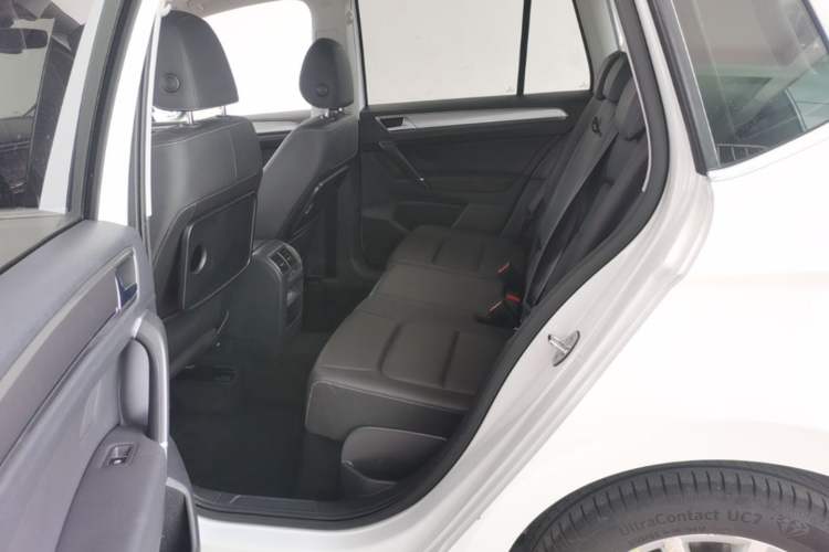 Used Volkswagen Golf Sportsvan 2019 280TSI Automatic Trendy Model China VI Standard Left Rear Seat