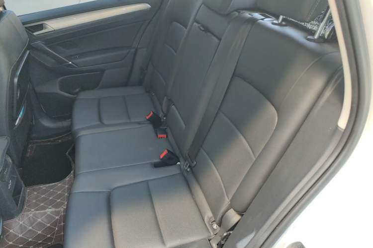 Used Volkswagen Golf Sportsvan 2019 280TSI Automatic Trendy Model China VI Standard Left Rear Seat