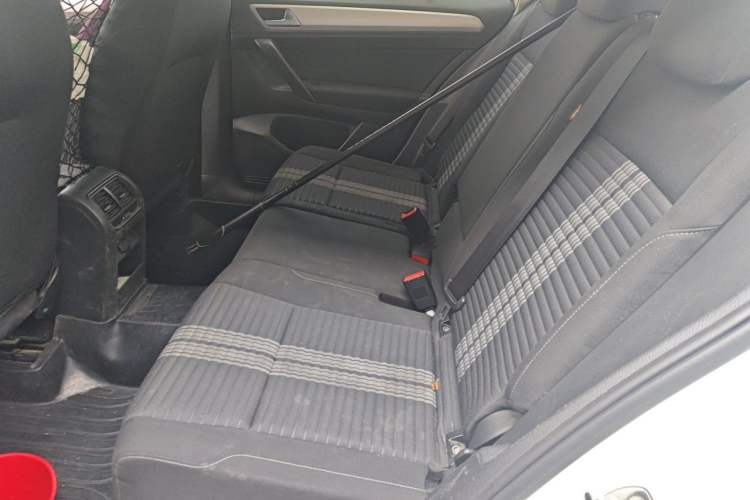 Used Volkswagen Golf Sportsvan 2019 1.6L Automatic Pure Model China V Standard Left Rear Seat