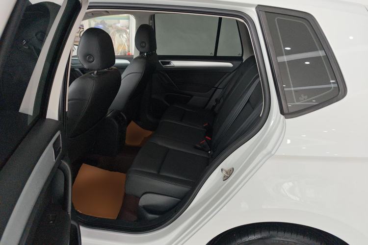 Used Volkswagen Golf Sportsvan 2019 200TSI Automatic C-HR Pure Version China VI Standard Left Rear Seat
