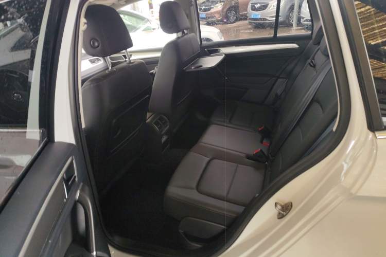 Used Volkswagen Golf Sportsvan 2019 280TSI Automatic Trendy Model China VI Standard Left Rear Seat