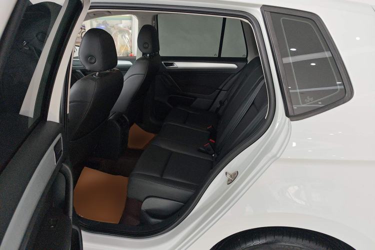 Used Volkswagen Golf Sportsvan 2019 200TSI Automatic C-HR Pure Version China VI Standard Left Rear Seat
