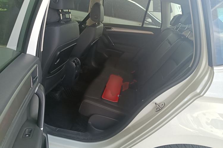 Used Volkswagen Golf Sportsvan 2019 280TSI Automatic Trendy Edition China V Standard Left Rear Seat