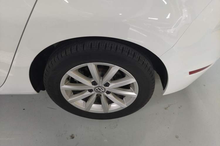 Used Volkswagen Golf Sportsvan 2019 280TSI Automatic Trendy Model China VI Standard Left Rear Wheel Hub