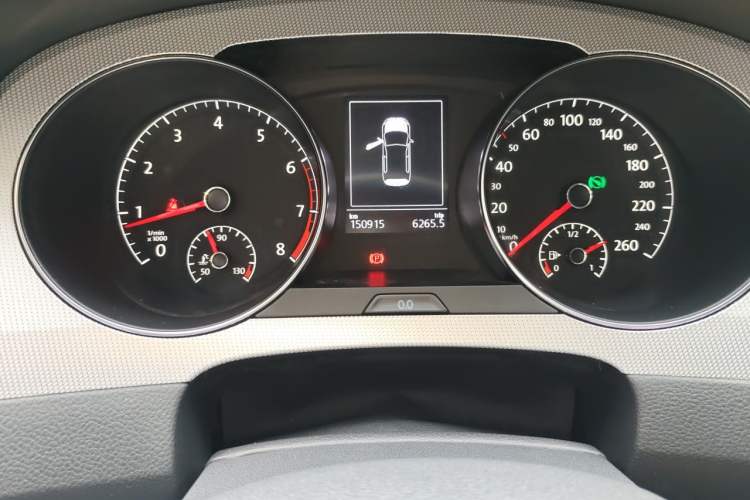 Used Volkswagen Golf Sportsvan 2019 1.6L Automatic Pure Model China V Standard Odometer Close Up