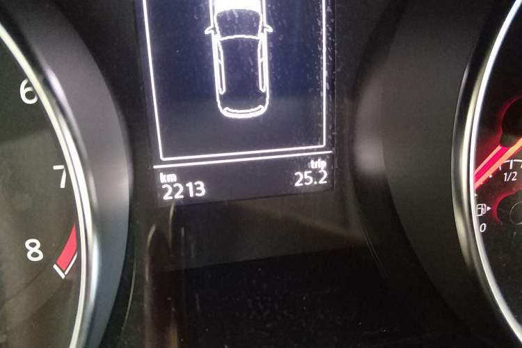 Used Volkswagen Golf Sportsvan 2019 280TSI Automatic Trendy Model China VI Standard Odometer Close Up