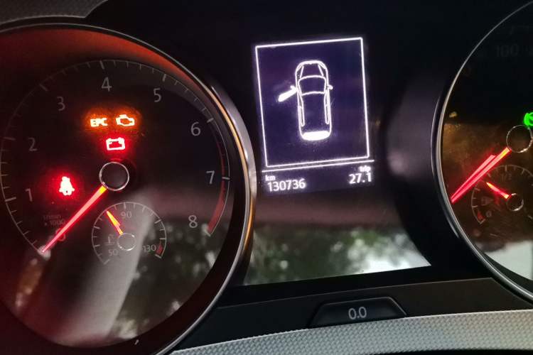 Used Volkswagen Golf Sportsvan 2019 1.6L Automatic Pure Model China V Standard Odometer Close Up