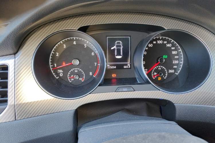 Used Volkswagen Golf Sportsvan 2019 280TSI Automatic Trendy Model China VI Standard Odometer Close Up