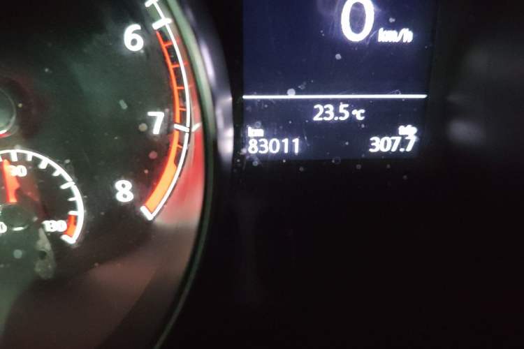 Used Volkswagen Golf Sportsvan 2019 280TSI Automatic Sentinel Model China VI Standard Odometer Close Up
