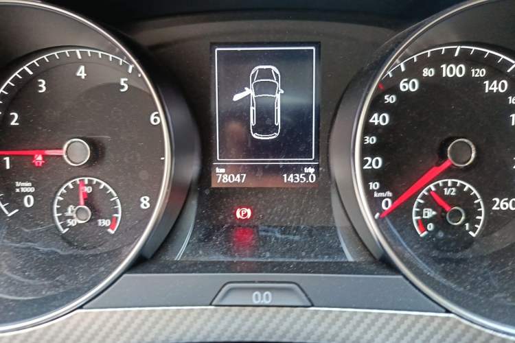 Used Volkswagen Golf Sportsvan 2019 280TSI Automatic Trendy Model China VI Standard Odometer Close Up