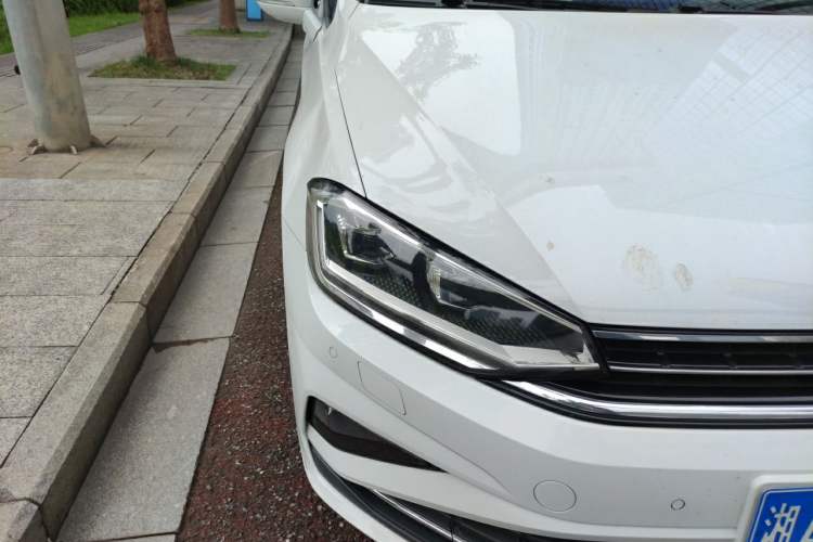 Used Volkswagen Golf Sportsvan 2019 280TSI Automatic Voyageur Model China VI Standard Right Front Headlight