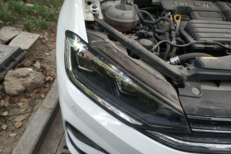 Used Volkswagen Golf Sportsvan 2019 280TSI Automatic Trendy Model China VI Standard Right Front Headlight