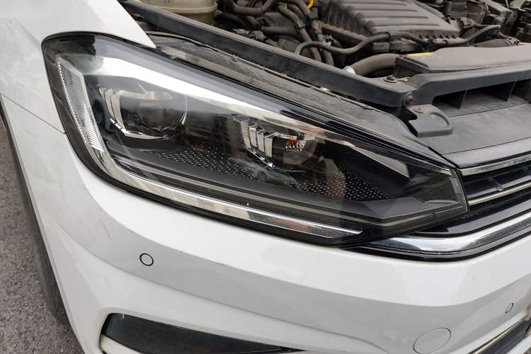 Used Volkswagen Golf Sportsvan 2019 280TSI Automatic Trendy Model China VI Standard Right Front Headlight