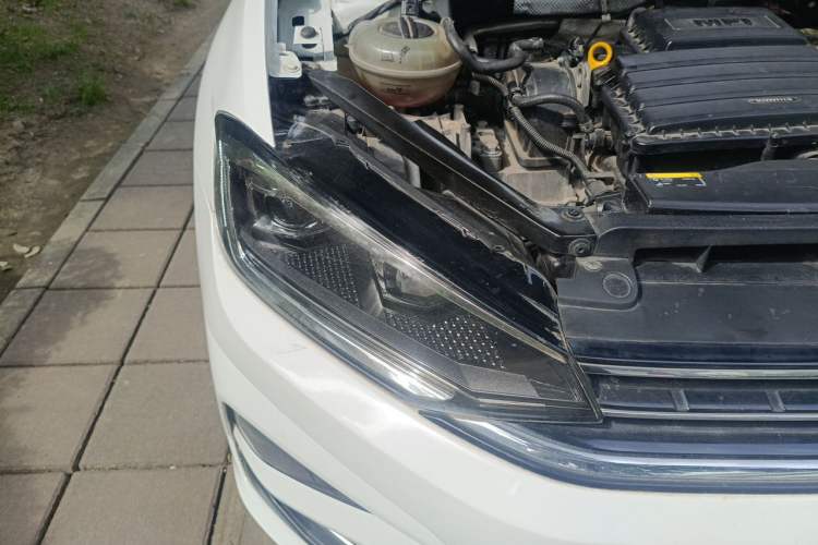 Used Volkswagen Golf Sportsvan 2019 1.6L Automatic Pure Model China V Standard Right Front Headlight