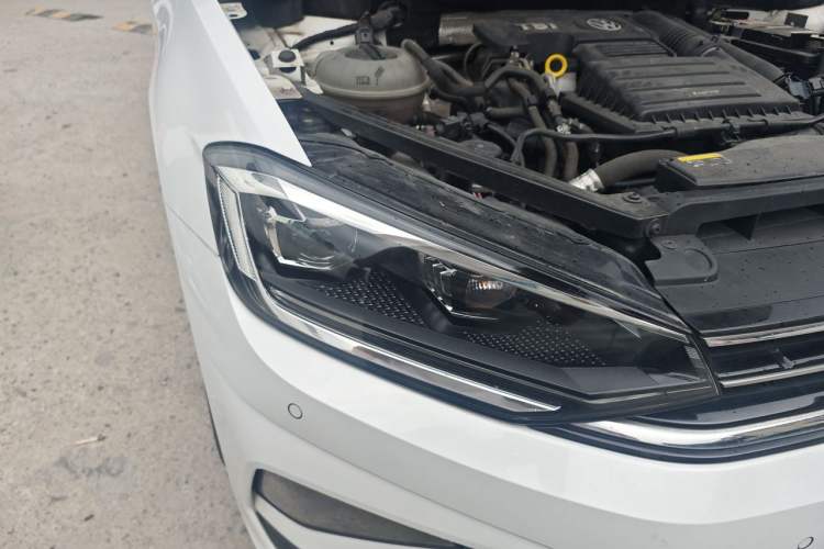 Used Volkswagen Golf Sportsvan 2019 280TSI Automatic Trendy Model China VI Standard Right Front Headlight