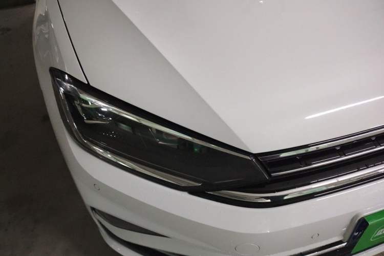 Used Volkswagen Golf Sportsvan 2019 280TSI Automatic Sentinel Model China VI Standard Right Front Headlight