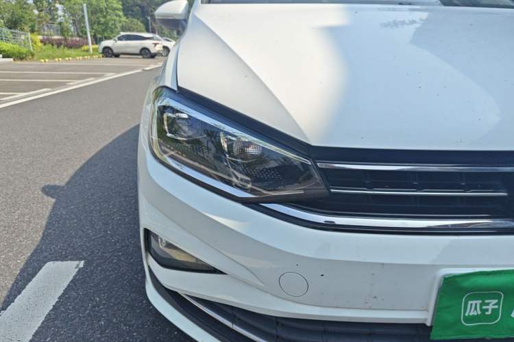 Used Volkswagen Golf Sportsvan 2019 1.6L Automatic Pure Model China V Standard Right Front Headlight