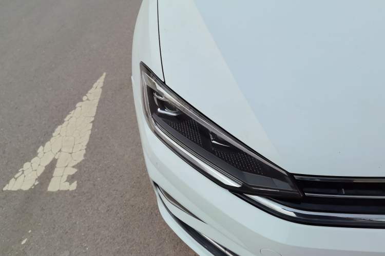 Used Volkswagen Golf Sportsvan 2019 280TSI Automatic Trendy Model China VI Standard Right Front Headlight