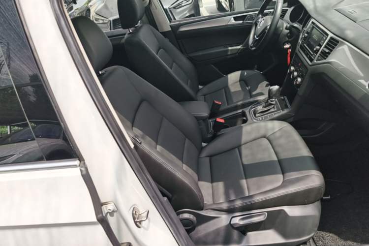 Used Volkswagen Golf Sportsvan 2019 280TSI Automatic Trendy Model China VI Standard Right Front Seat