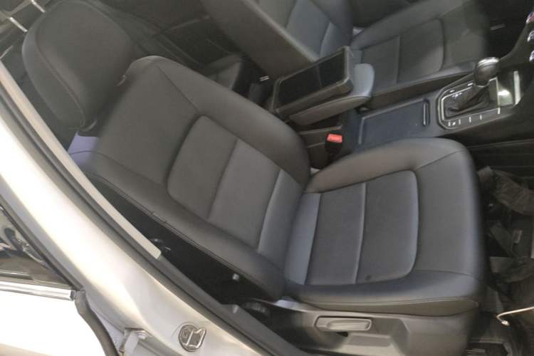 Used Volkswagen Golf Sportsvan 2019 280TSI Automatic Trendy Model China VI Standard Right Front Seat
