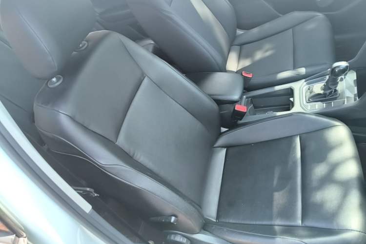 Used Volkswagen Golf Sportsvan 2019 1.6L Automatic Pure Model China V Standard Right Front Seat