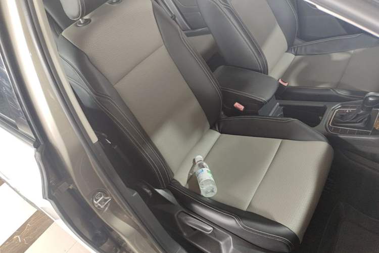 Used Volkswagen Golf Sportsvan 2019 1.6L Automatic Pure Model China V Standard Right Front Seat